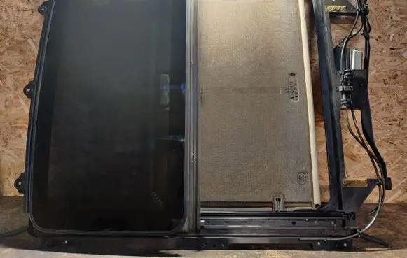 Chevrolet Captiva Sunroof set 95277921 3G09A2665