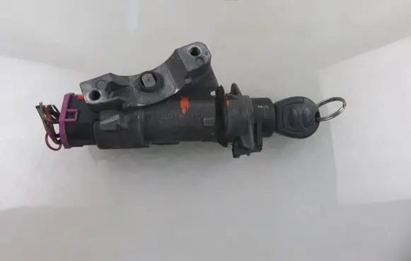 Seat Ibiza III (6L) Ignition lock 4B0905851C