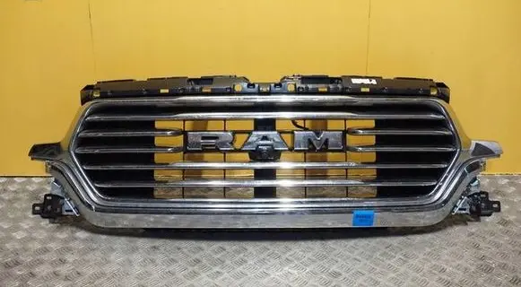 Dodge RAM Front bumper upper radiator grill 68366527AH 2811