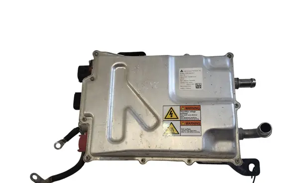 Voltage converter inverter