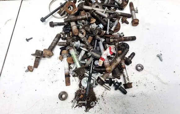 Mazda CX-7 Nuts/bolts 