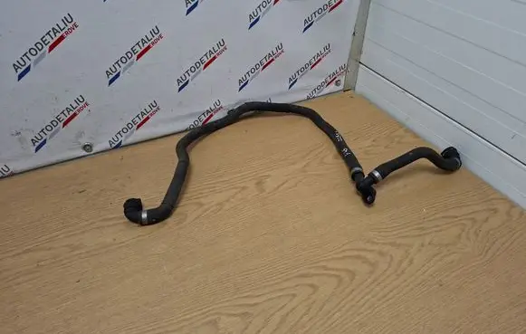 Engine coolant pipe/hose