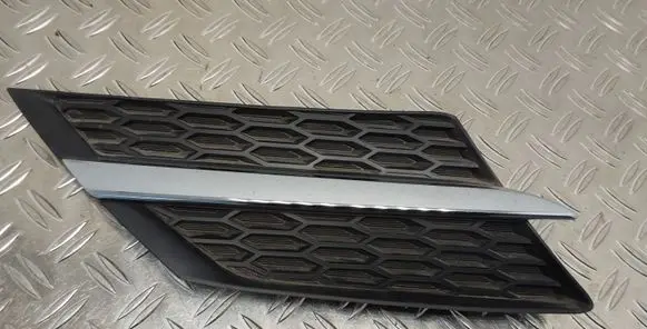 Toyota RAV 4 (XA40) Front bumper lower grill 5310542010 5310542020