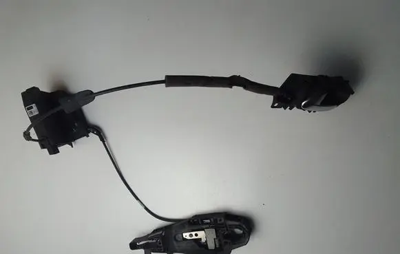 Citroen C4 II Picasso Rear door lock 9810311280