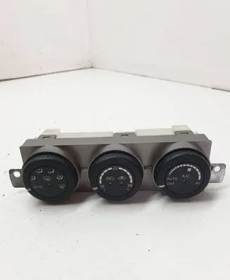 Nissan X-Trail T30 Climate control unit 27500ES61A A0200049B01000 C6420