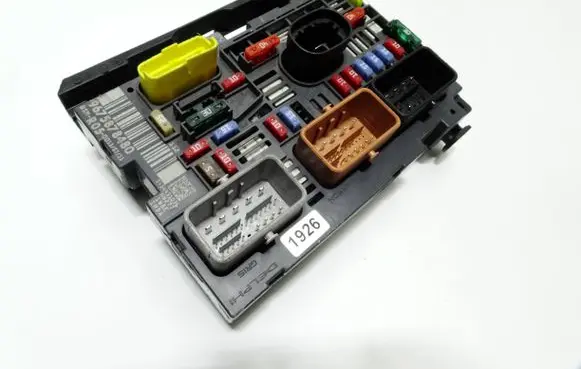 Peugeot 308 Fuse module 9675878480