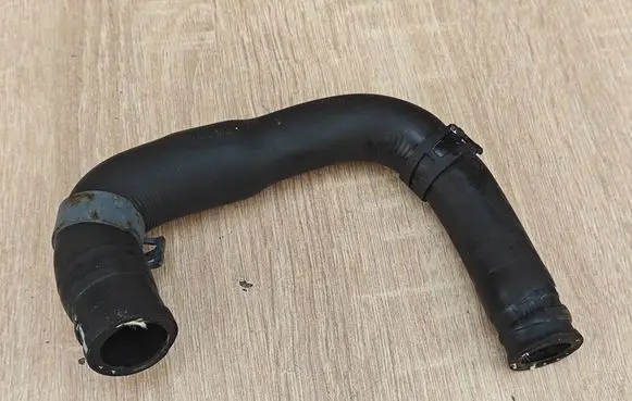 Audi A6 S6 C7 4G Engine coolant pipe/hose 04L121065AN