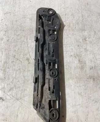 Volkswagen Touran I Front bumper mounting bracket 1T0807936