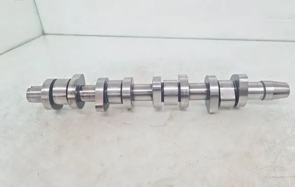 Volkswagen Touran I Camshaft 