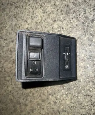 Fog light switch