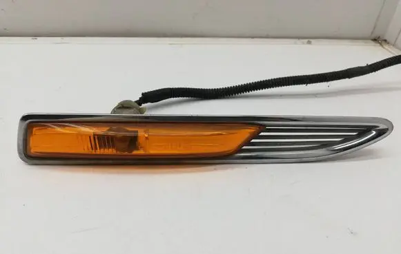 Ford Mondeo MK IV Front fender indicator light 7s7113k354ad