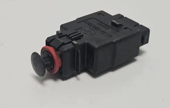 BMW 5 E34 Brake pedal sensor switch 61311382385