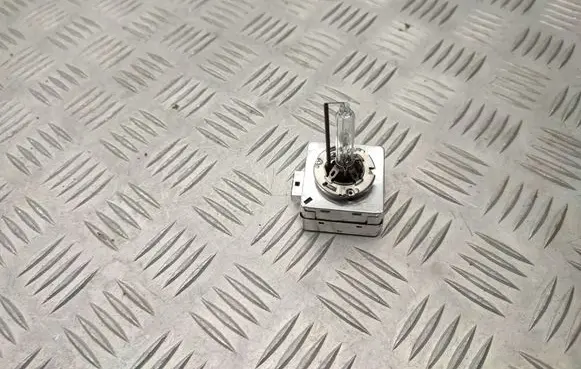 Volvo V70 Xenon bulb 