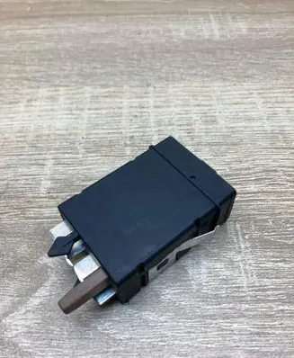 Volkswagen PASSAT B5.5 Seat heating switch 3B0963564C