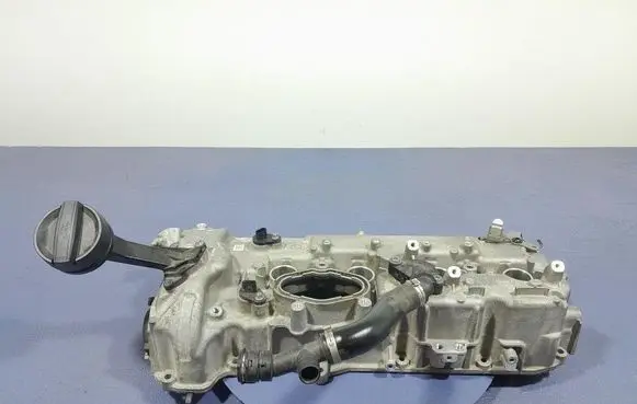 BMW M5 Rocker cam cover 8601704