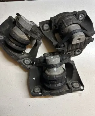 Volvo XC90 Engine mount bracket 31480353