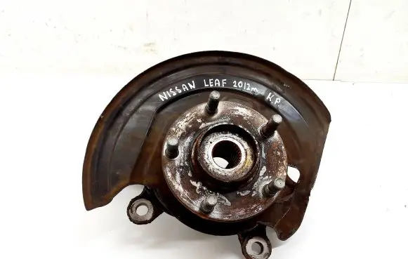 Nissan Leaf I (ZE0) Front wheel hub