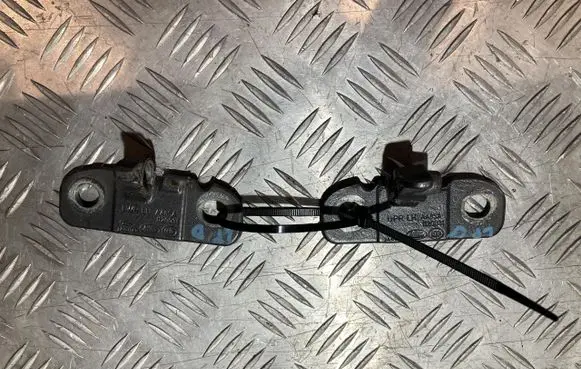 Land Rover Discovery Sport Front door hinge set TM26011