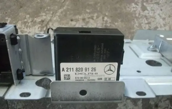 Mercedes-Benz SLK R171 Alarm control unit/module A2118209126