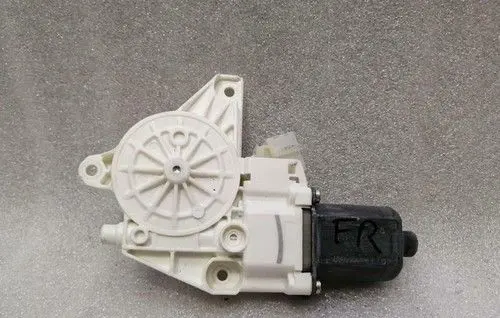 Mercedes-Benz GL X166 Front door window regulator motor A1669060301