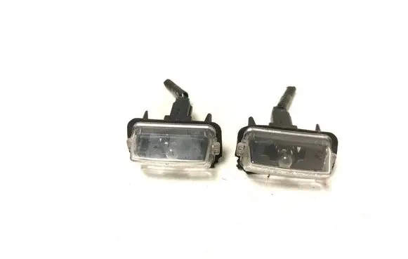 Toyota Avensis T270 Number plate light 