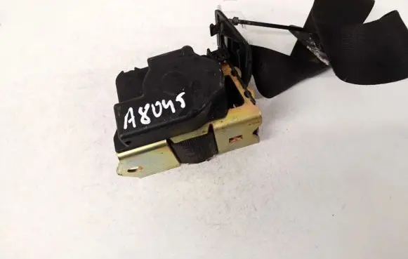 Middle seatbelt (rear)