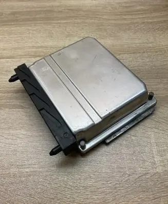 Volvo S60 Engine control unit/module ECU 30637733A 0281011078