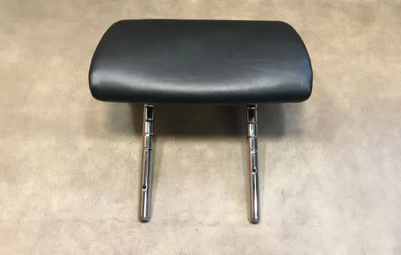 BMW 7 F01 F02 F03 F04 Front seat headrest 