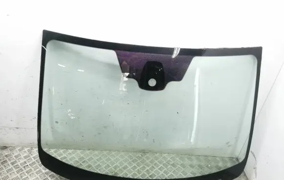 Nissan Qashqai Front windscreen/windshield window 