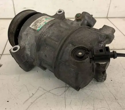 Volkswagen PASSAT B6 Air conditioning (A/C) compressor (pump) 5N0820803