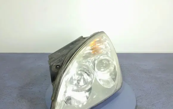 KIA Carens II Headlight/headlamp