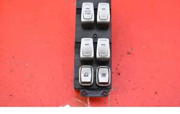 SsangYong Tivoli Electric window control switch 8581135000