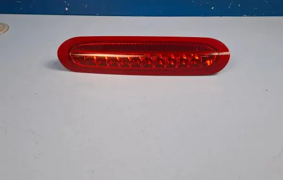 KIA Carens II Third/center stoplight 927001D0