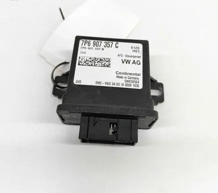 Volkswagen Touareg II Light module LCM 7P6907357B 5WK50564
