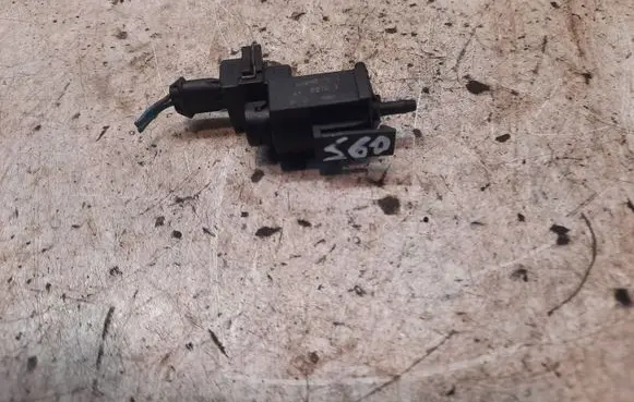 Volvo S60 Turbo solenoid valve 30611668 72224010 02T080