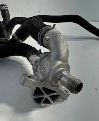 Ford Kuga III Thermostat/thermostat housing LX6E8A587AC