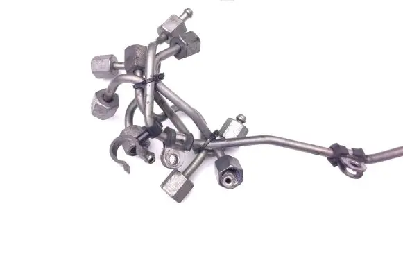 Fuel injector supply line/pipe