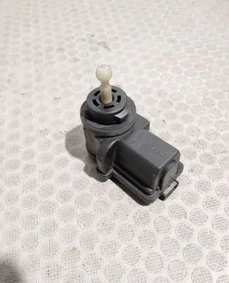 Volkswagen Golf IV Headlight level adjustment motor 1J0941295B