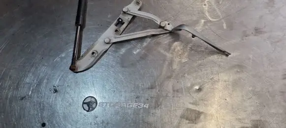 BMW 5 E39 Tailgate/trunk/boot hinge 8159398