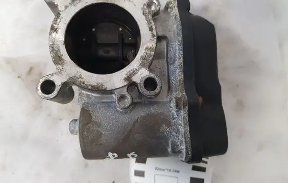 Volkswagen Polo Throttle valve 03D133062E A2C53060088