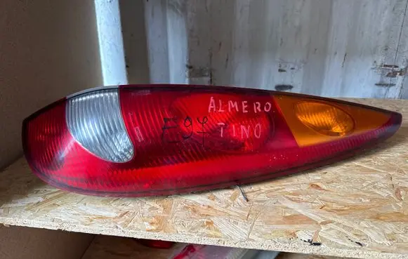 Nissan Almera Tino Rear/tail lights 89303880R