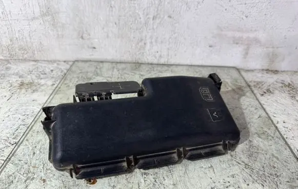 Volvo XC90 Fuse box cover 30728133