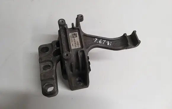 Engine mount bracket