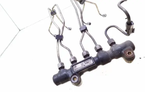 Ford Focus Fuel main line pipe 9654592680