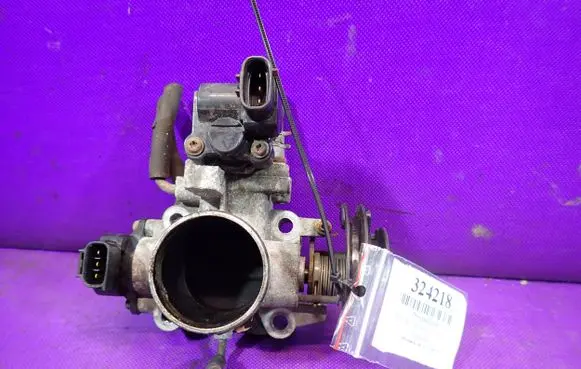 Toyota Corolla E110 Throttle body valve 116108K11
