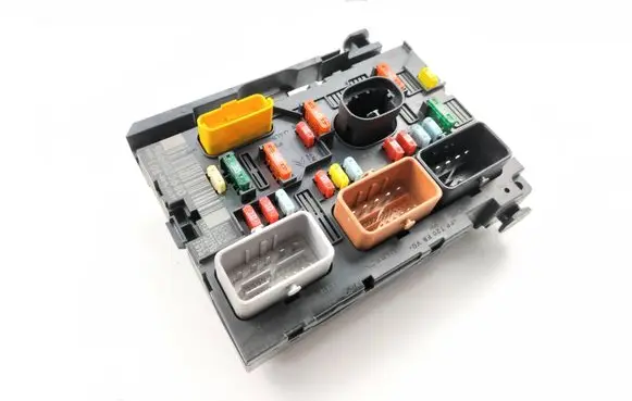 Citroen C4 I Picasso Fuse module 9664055680