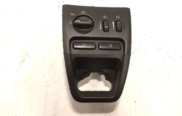 Volvo XC90 Light switch 8685452