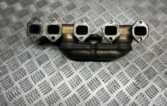Audi A8 S8 D3 4E Exhaust manifold 057253034L