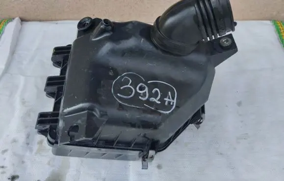 Honda CR-V Air filter box 