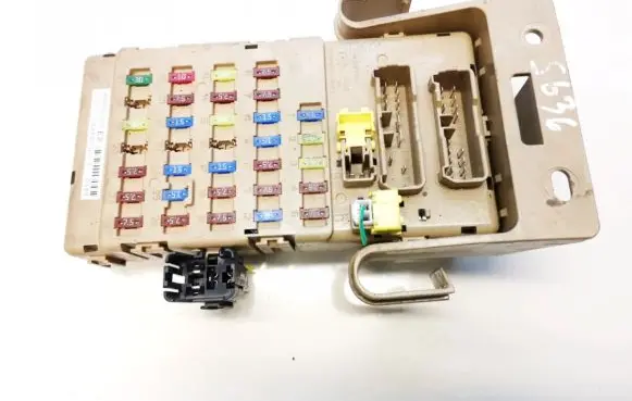 Subaru Outback Fuse box set jb200500n